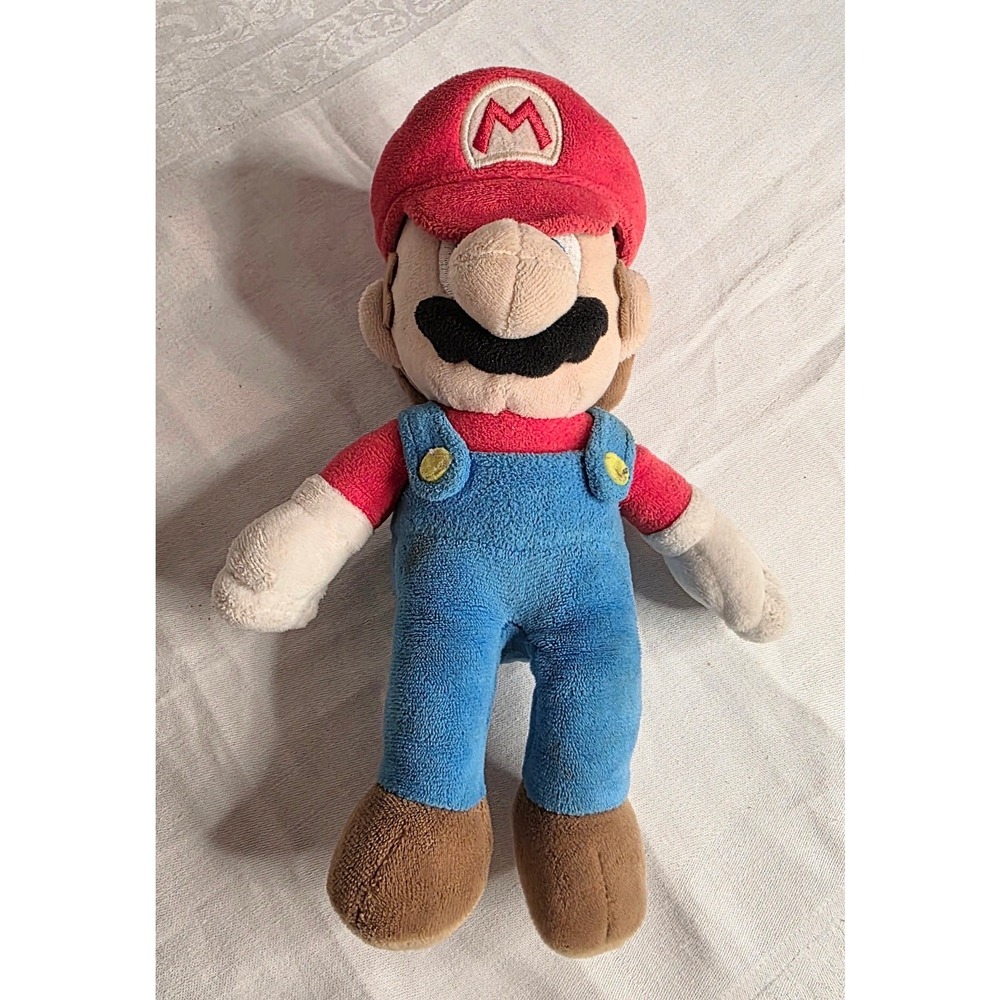 Nintendo Super Mario Brothers Plush Stuffed Doll 9" Tall (no tags)